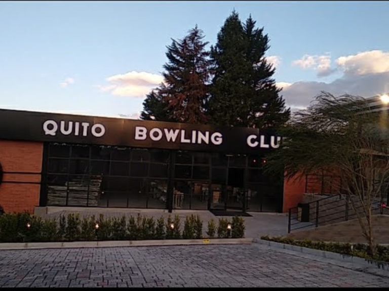 Plaza Comercial Quito Bowling Club